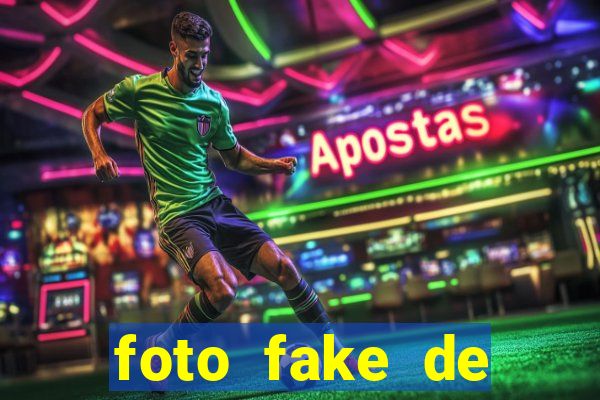 foto fake de menina no espelho cabelo cacheado